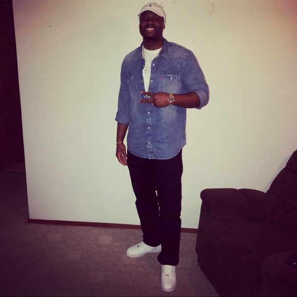 Meet your Posher, Joshua - Picture 1 of 1